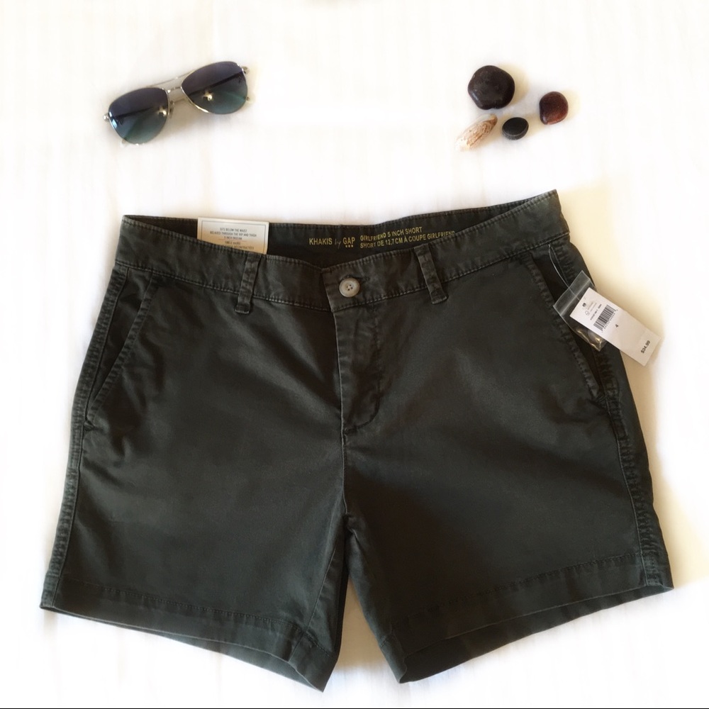 NEW Gap Khakis green Girlfriend shorts size 4/27